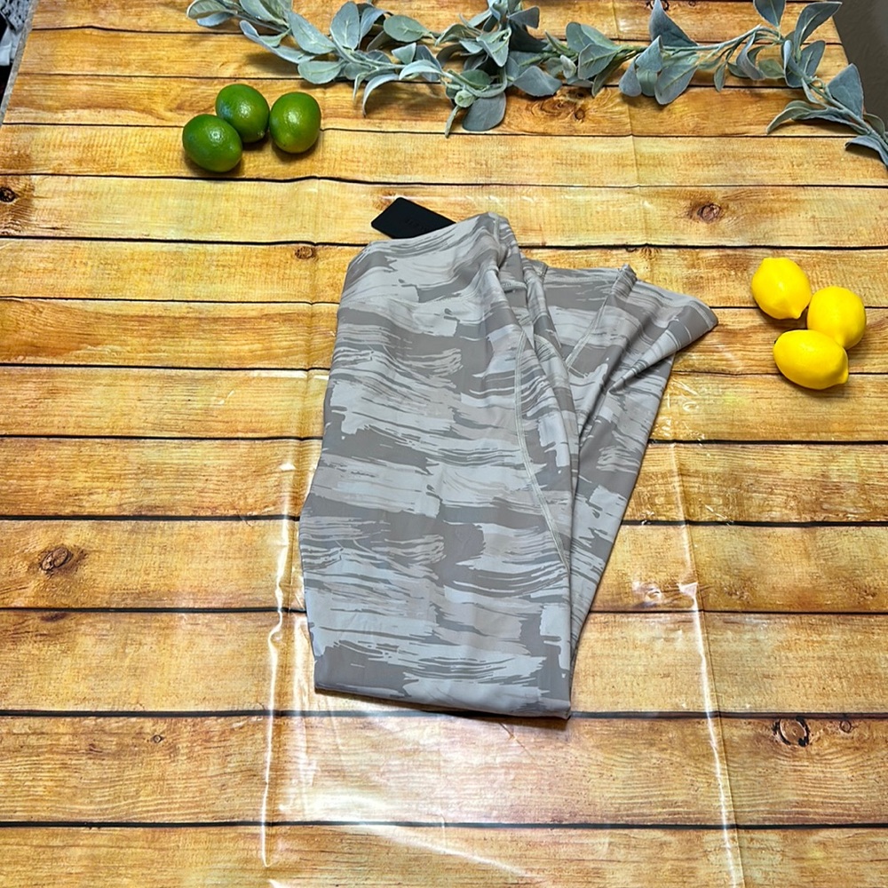 Alphalete camo leggings xxl